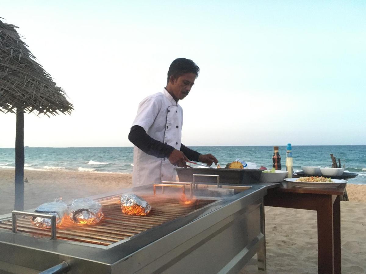 Nn Beach Resort & Spa Nilaveli Bagian luar foto