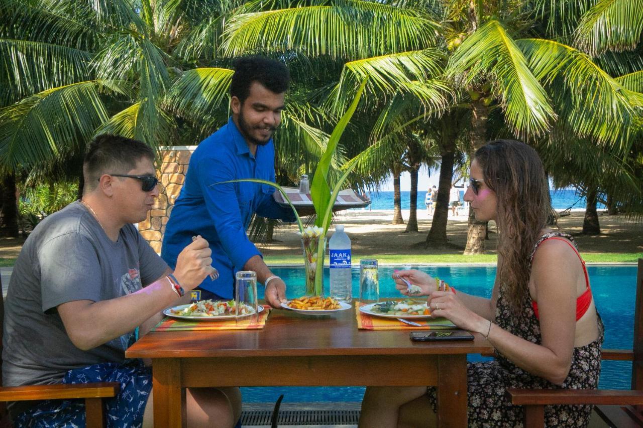 Nn Beach Resort & Spa Nilaveli Bagian luar foto