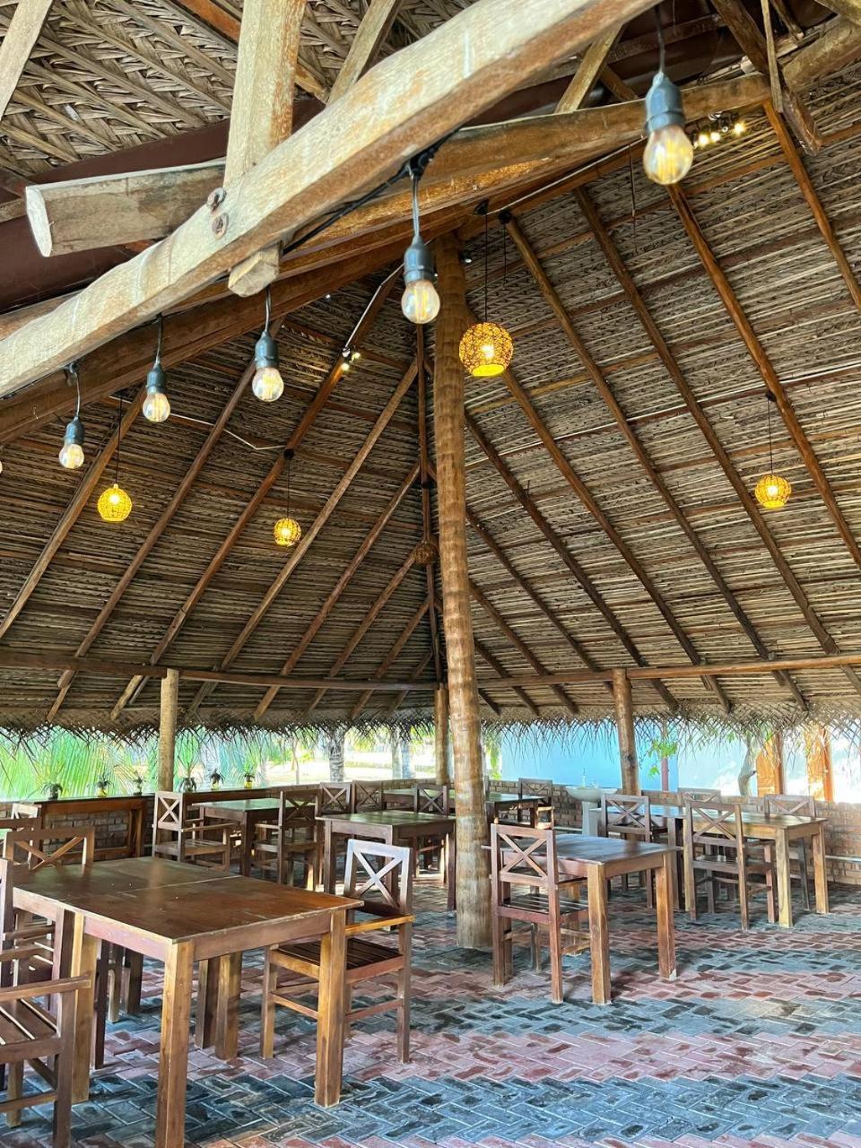 Nn Beach Resort & Spa Nilaveli Bagian luar foto