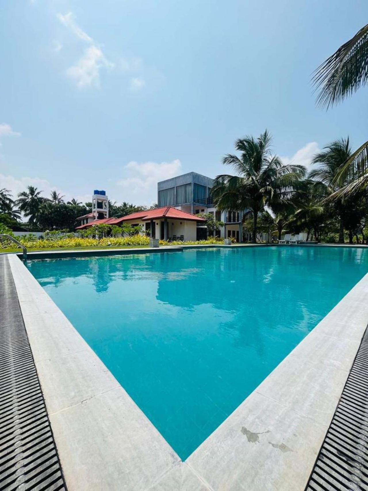 Nn Beach Resort & Spa Nilaveli Bagian luar foto