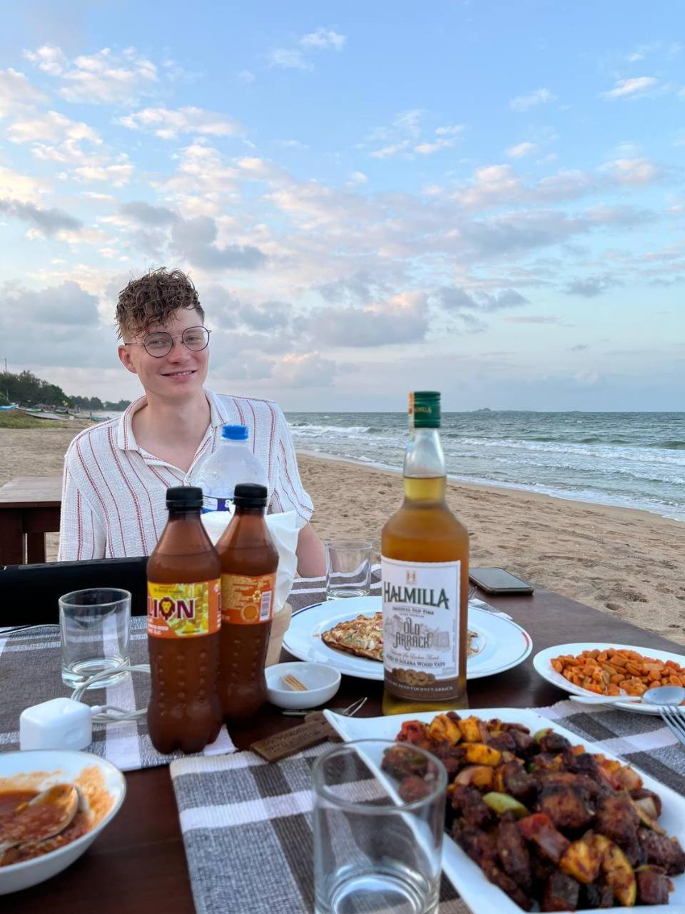 Nn Beach Resort & Spa Nilaveli Bagian luar foto