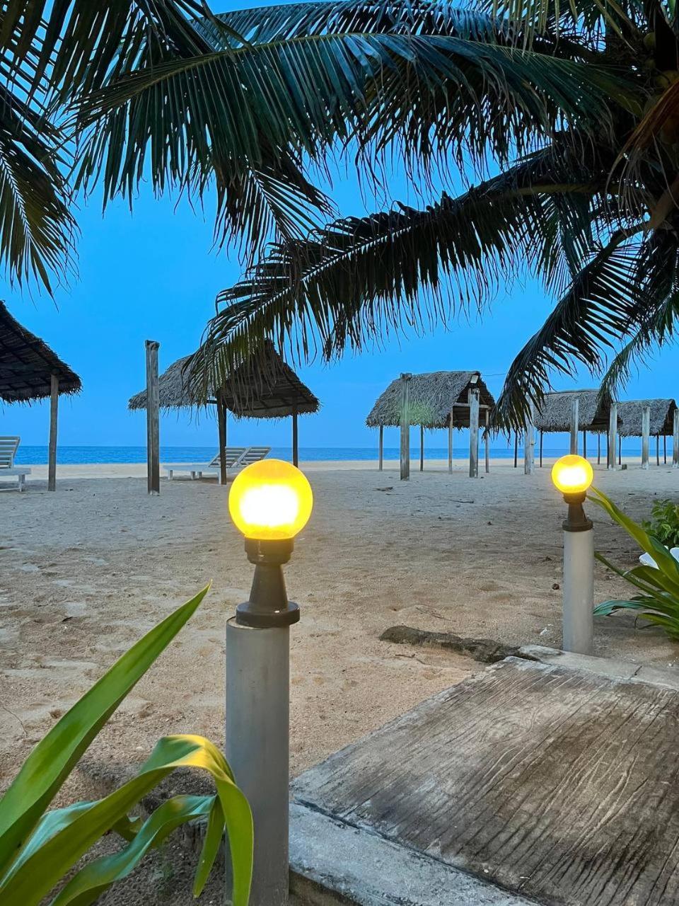 Nn Beach Resort & Spa Nilaveli Bagian luar foto