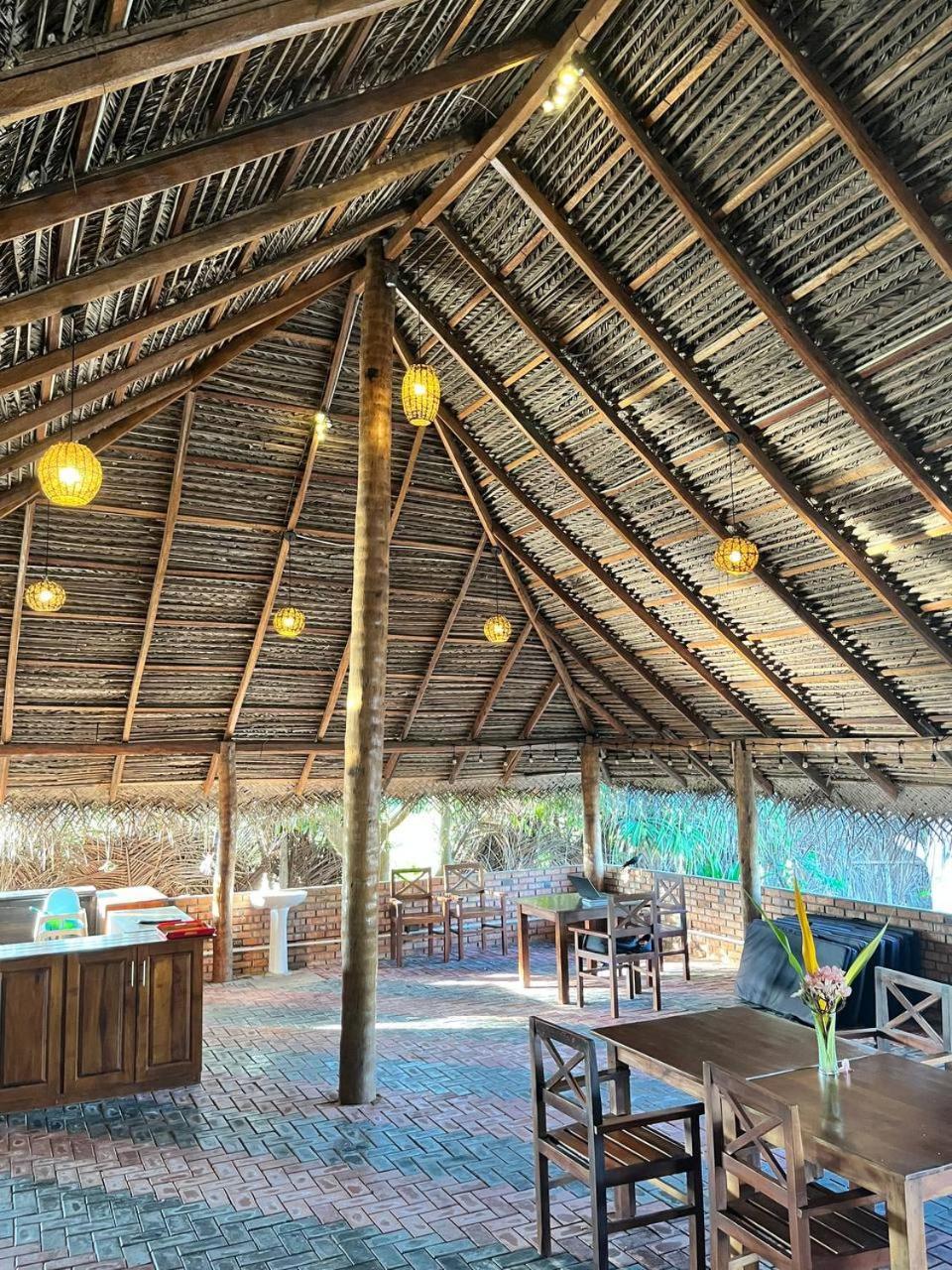 Nn Beach Resort & Spa Nilaveli Bagian luar foto