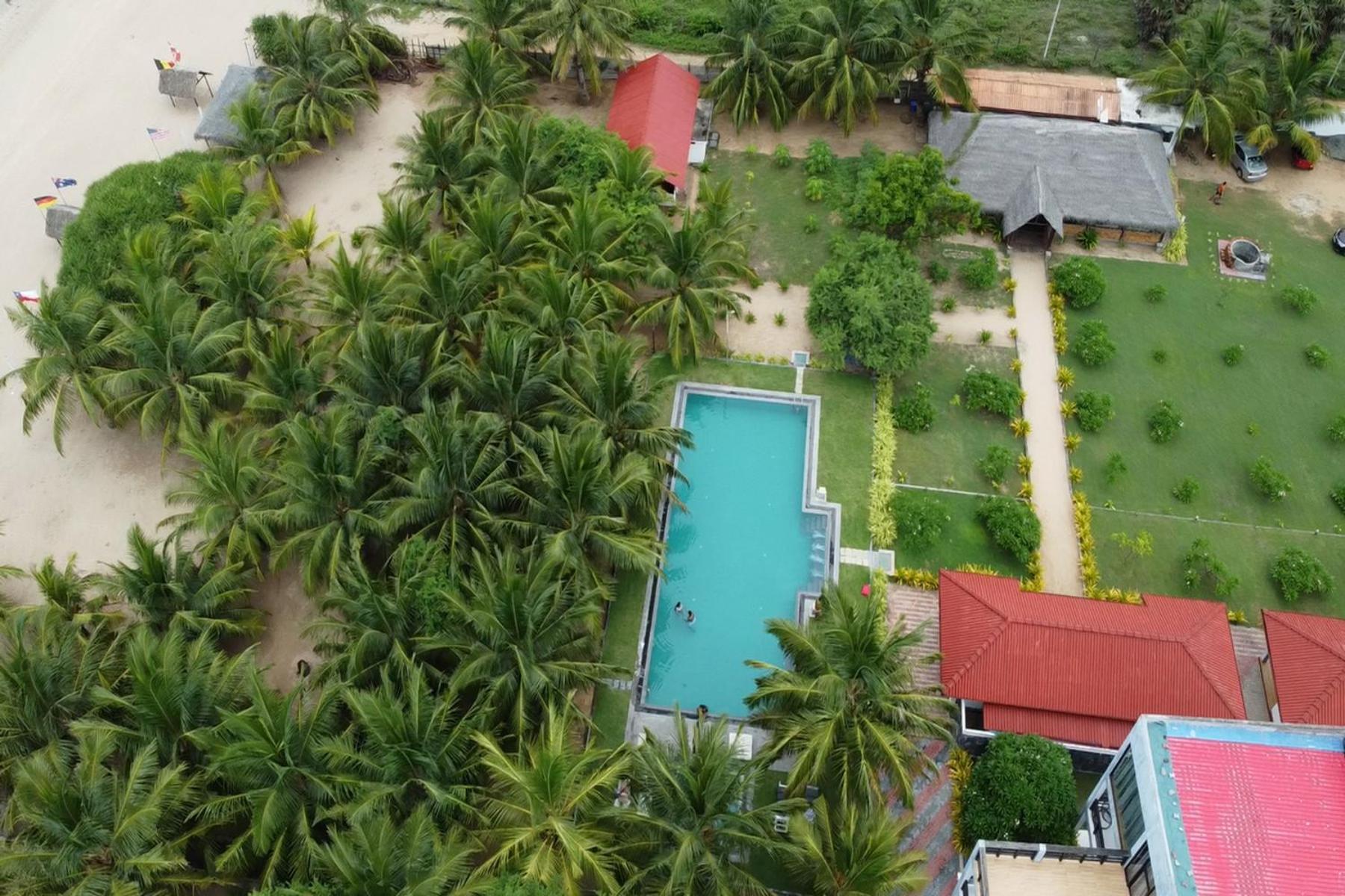 Nn Beach Resort & Spa Nilaveli Bagian luar foto