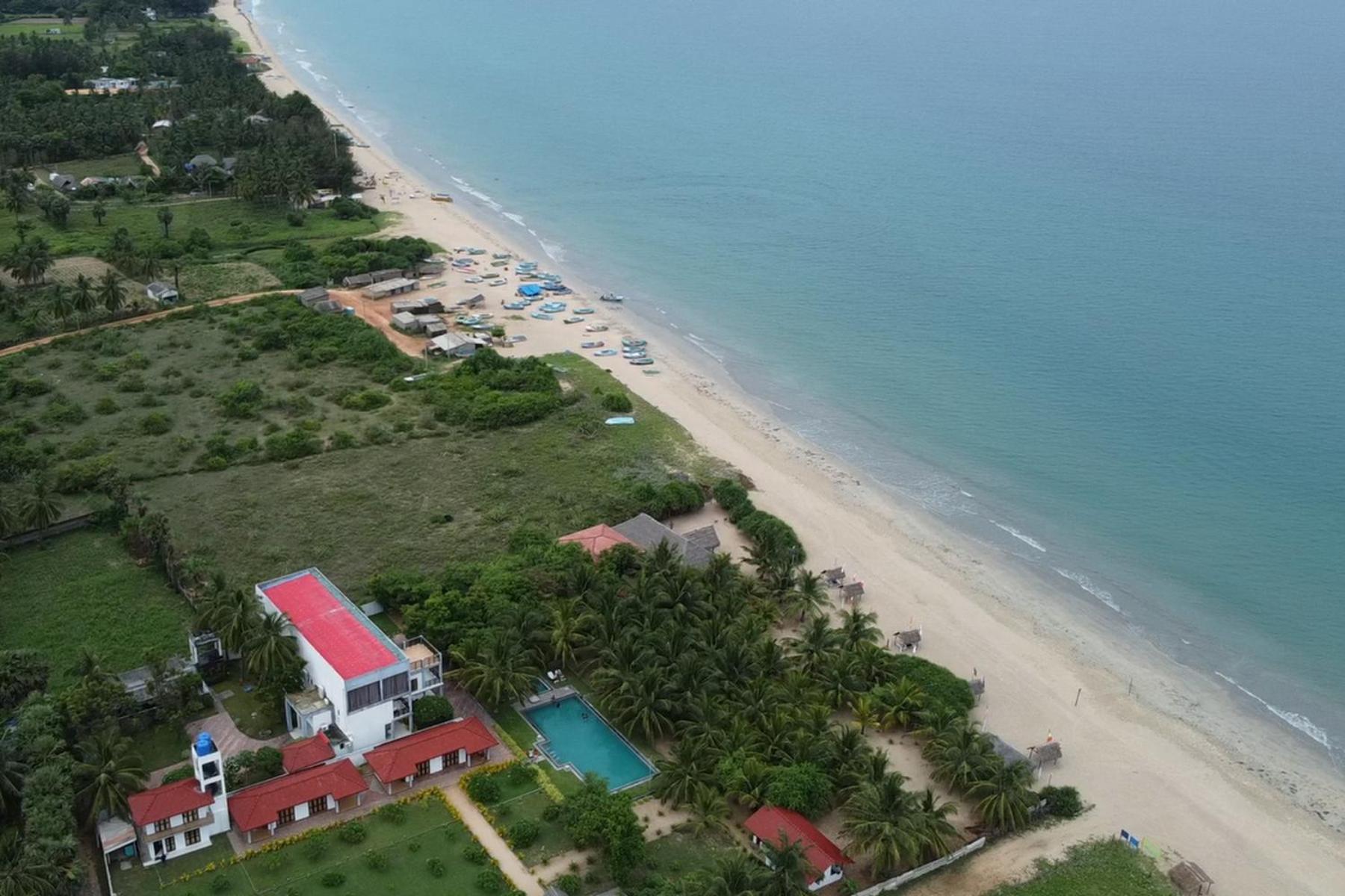 Nn Beach Resort & Spa Nilaveli Bagian luar foto